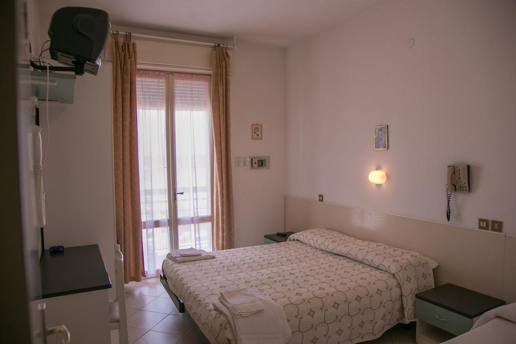 Hotel Heaven 3*